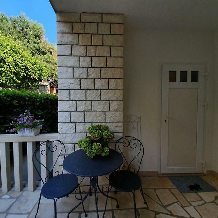 Apartmani Renata Brela Luaran gambar